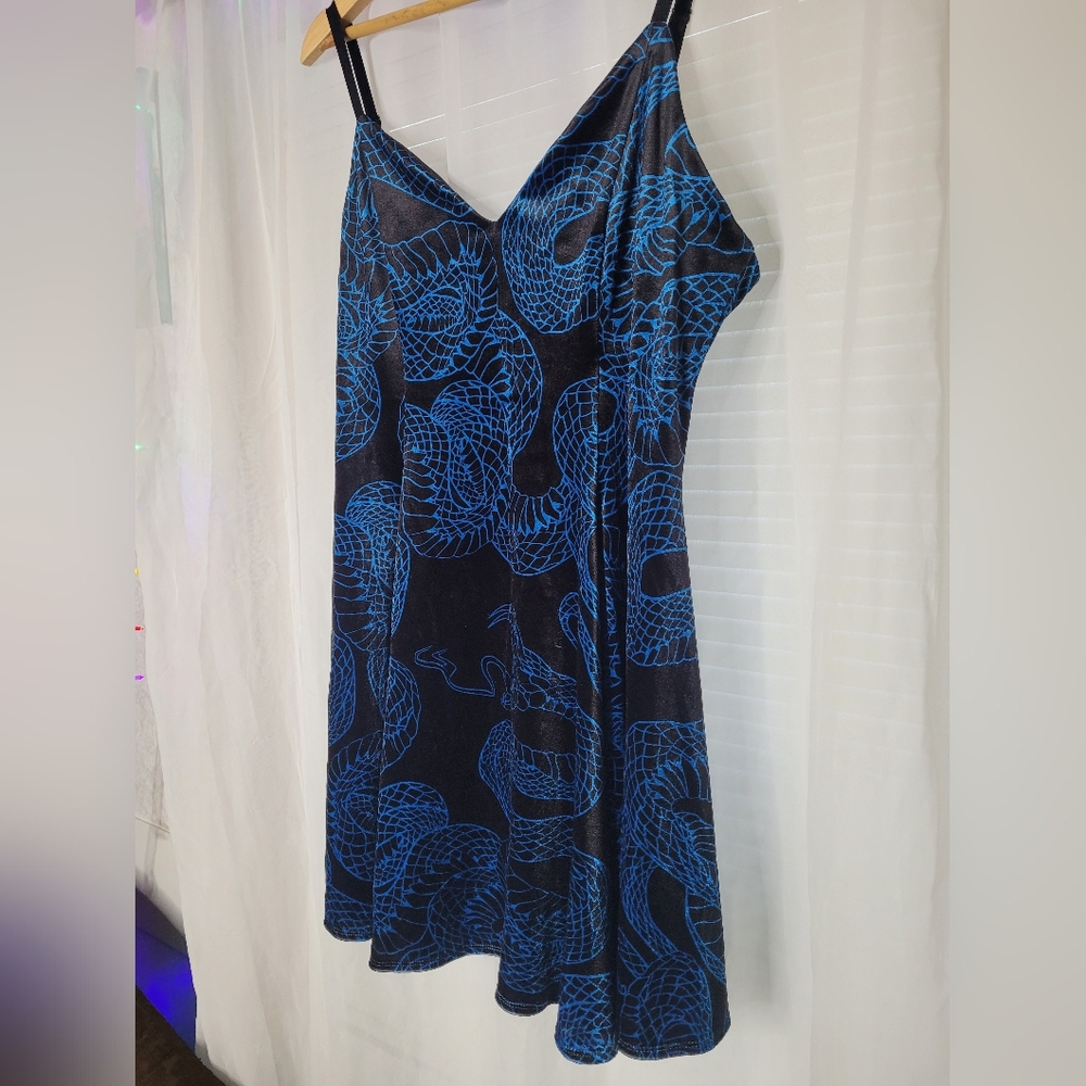 Blackmilk Venomous Blue Velvet Mini Strappy Dress Size XL Black Whimsigoth - Picture 4 of 14